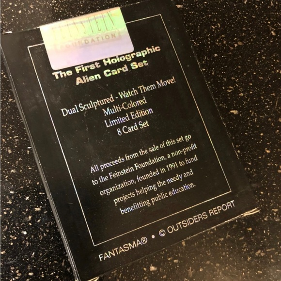 New Aliens Among Us Trading Cards | Boxed Set | Sealed - Picture 5 of 5